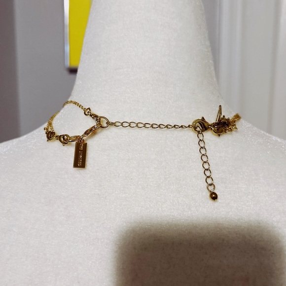 Beautiful Gold Plated Necklace - Picture 3 of 5